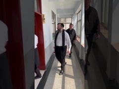 Klient odwiedził również nasz pokój próbny i zobaczył pudełka obrotowe z różnymi tekturami falistymi