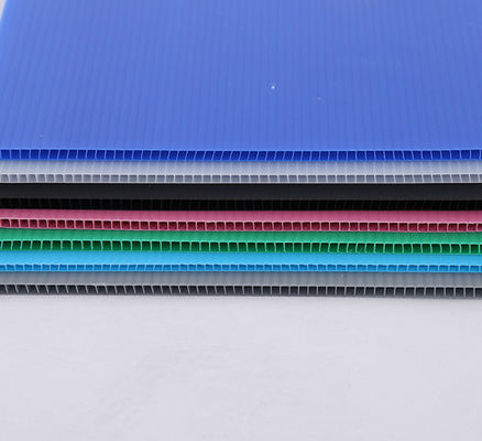Polipropylen Korflute Sheet Recykling Lightweight Customized Plastikowe faliste