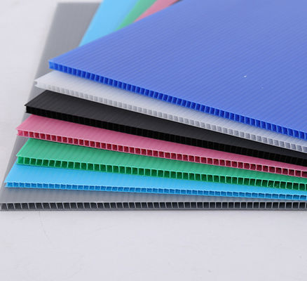 Polipropylen Korflute Sheet Recykling Lightweight Customized Plastikowe faliste